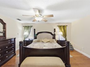 11060 Lakeview Dr, Coral Springs FL 33071