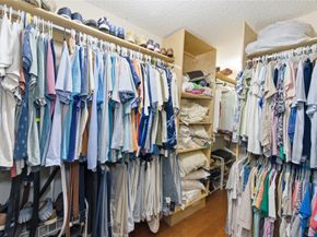 11060 Lakeview Dr, Coral Springs FL 33071