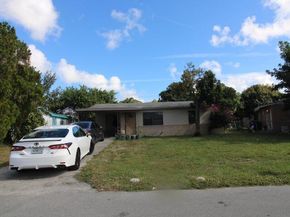 5702 Briarwood Street, Mangonia Park FL 33407