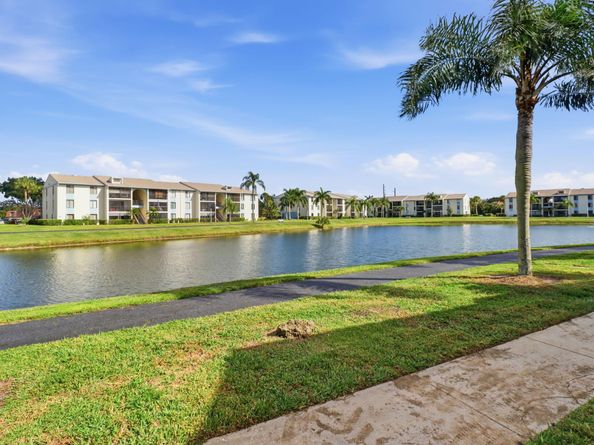 1102 Green Pine Boulevard A1, West Palm Beach FL 33409