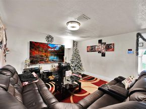 6250 SW 39th St, Davie FL 33314