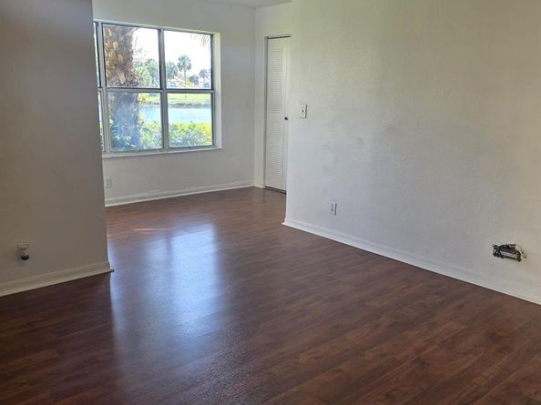 3310 Pinewalk Dr N 1812, Margate FL 33063