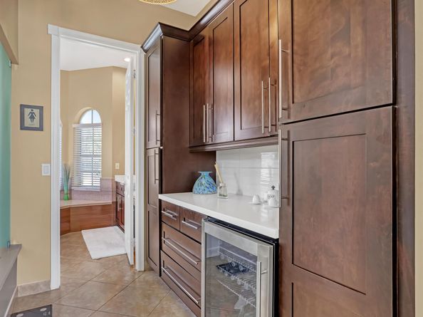 2227 Ridgewood Circle, Royal Palm Beach FL 33411