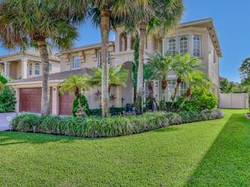 2227 Ridgewood Circle