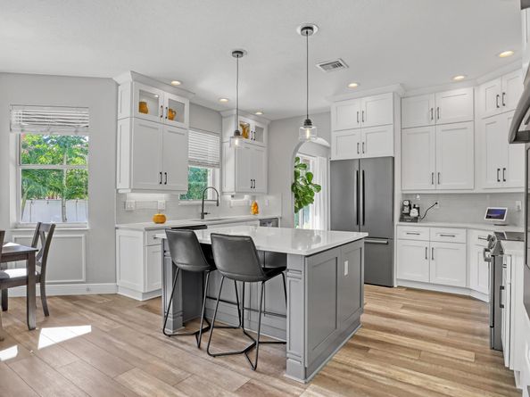 2227 Ridgewood Circle, Royal Palm Beach FL 33411