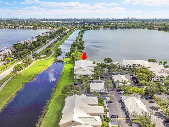 2841 N Oakland Forest Dr 106, Oakland Park FL 33309