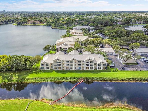2841 N Oakland Forest Dr 106, Oakland Park FL 33309