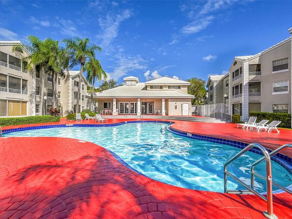 2841 N Oakland Forest Dr 106, Oakland Park FL 33309