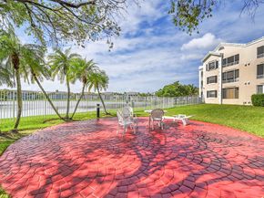 2841 N Oakland Forest Dr 106, Oakland Park FL 33309