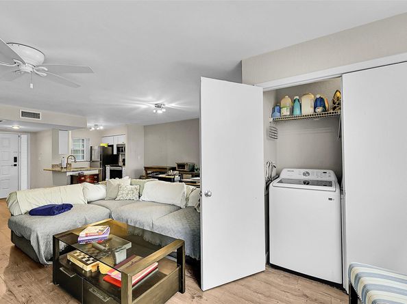2841 N Oakland Forest Dr 106, Oakland Park FL 33309