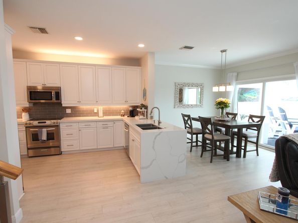 330 N Lake Drive, Lantana FL 33462