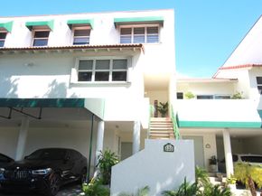 330 N Lake Drive, Lantana FL 33462