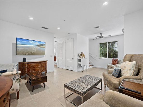 3807 NW 5th Terrace, Boca Raton FL 33431