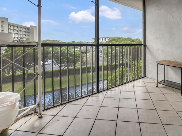 2230 N Cypress Bend Dr 504, Pompano Beach FL 33069