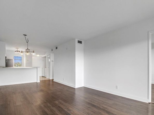 2230 N Cypress Bend Dr 504, Pompano Beach FL 33069