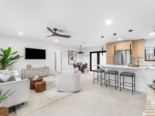 608 SE 2nd Avenue, Delray Beach FL 33483