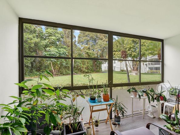 1009 Green Pine Boulevard F1, West Palm Beach FL 33409