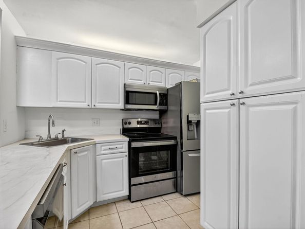 1009 Green Pine Boulevard F1, West Palm Beach FL 33409