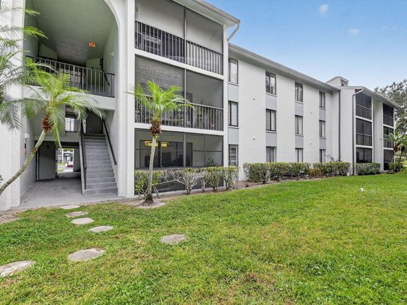 1009 Green Pine Boulevard F1, West Palm Beach FL 33409