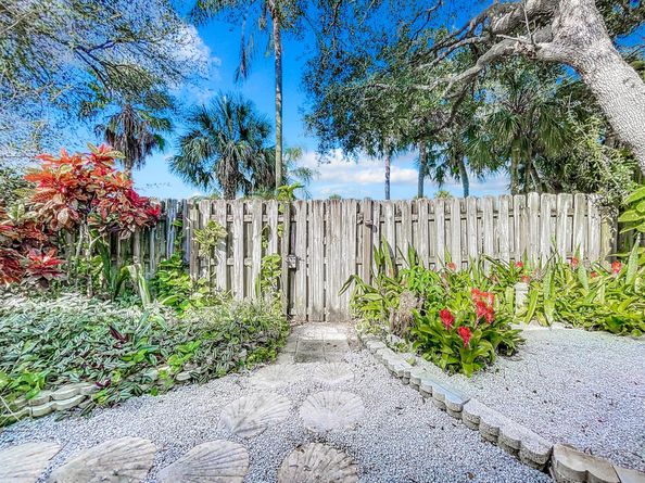 56 Baytree Circle, Boynton Beach FL 33436