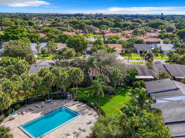 56 Baytree Circle, Boynton Beach FL 33436