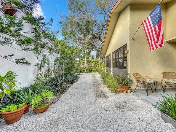 56 Baytree Circle, Boynton Beach FL 33436