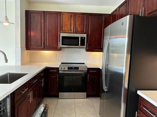 565 NW 35th Lane, Boca Raton FL 33431