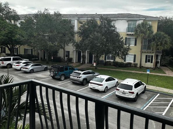 565 NW 35th Lane, Boca Raton FL 33431