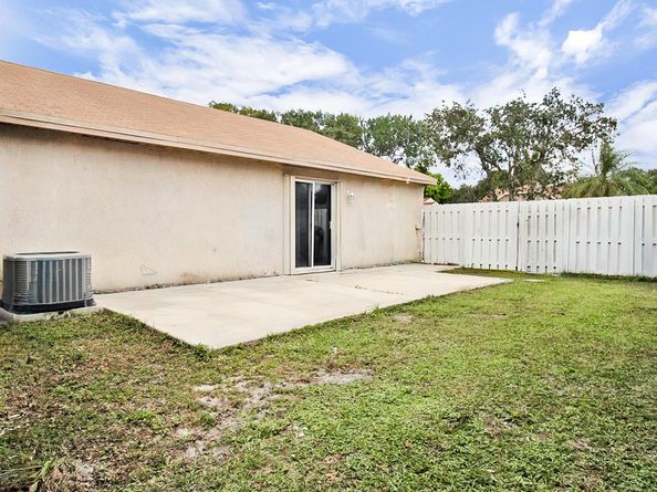 8642 SW 15th Street, Pembroke Pines FL 33025