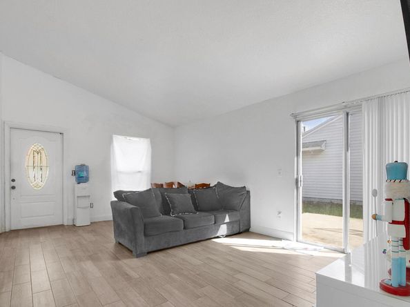 8642 SW 15th Street, Pembroke Pines FL 33025