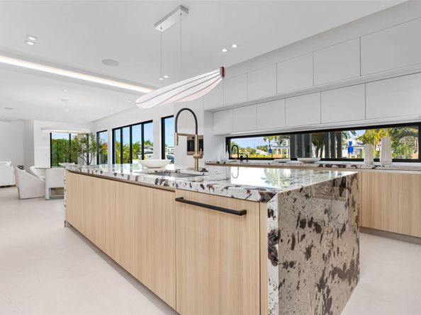 3031 NE 23rd Ct, Fort Lauderdale FL 33305