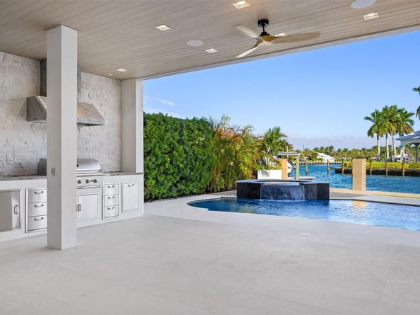 3031 NE 23rd Ct, Fort Lauderdale FL 33305