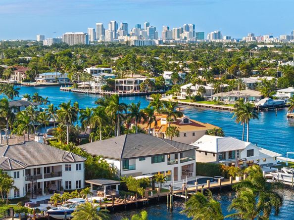 3031 NE 23rd Ct, Fort Lauderdale FL 33305