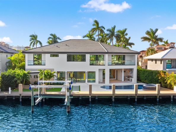 3031 NE 23rd Ct, Fort Lauderdale FL 33305