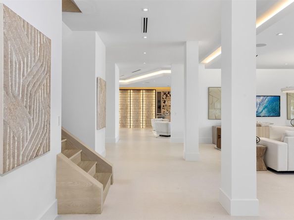 3031 NE 23rd Ct, Fort Lauderdale FL 33305