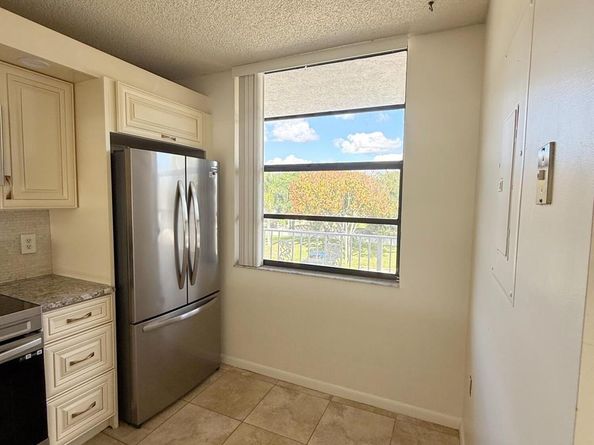 3826 Whitehall Drive 305, West Palm Beach FL 33401