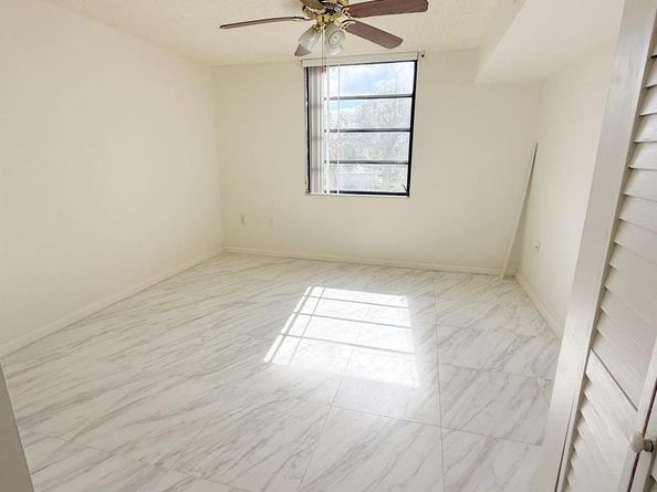 3826 Whitehall Drive 305, West Palm Beach FL 33401