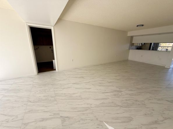 3826 Whitehall Drive 305, West Palm Beach FL 33401