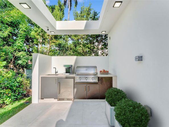 2130 S Miami Ave, Miami FL 33129