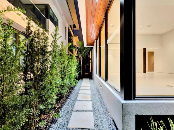 2130 S Miami Ave, Miami FL 33129