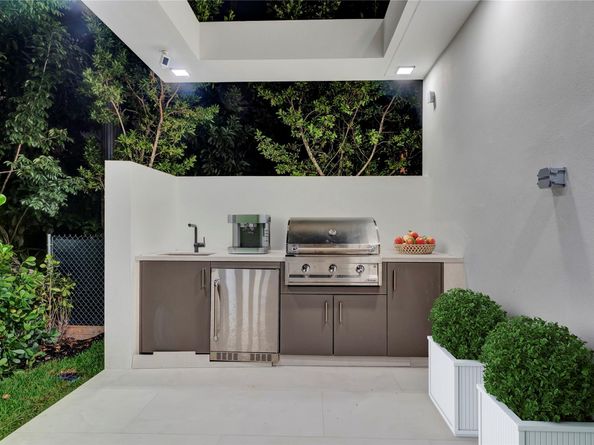 2130 S Miami Ave, Miami FL 33129