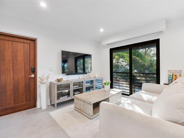 500 NE 14th Ave, Fort Lauderdale FL 33301