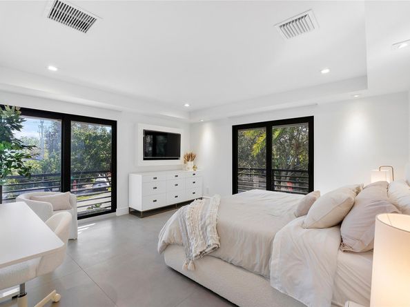 500 NE 14th Ave, Fort Lauderdale FL 33301