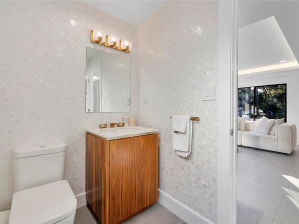 500 NE 14th Ave, Fort Lauderdale FL 33301