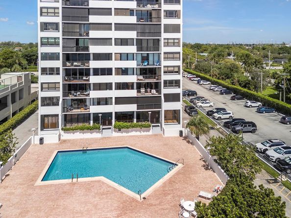 5600 N Flagler Drive 207, West Palm Beach FL 33407