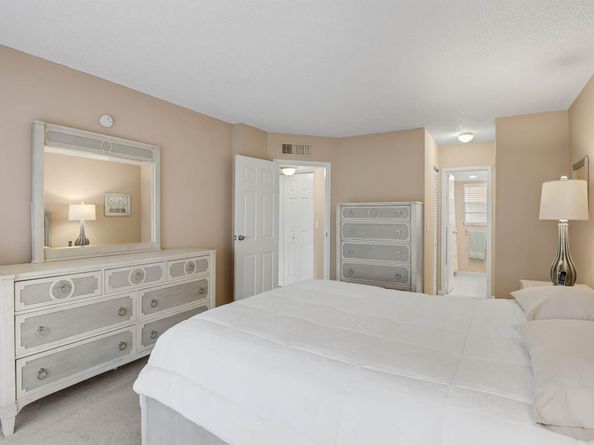 3836 Via Poinciana 205, Lake Worth FL 33467