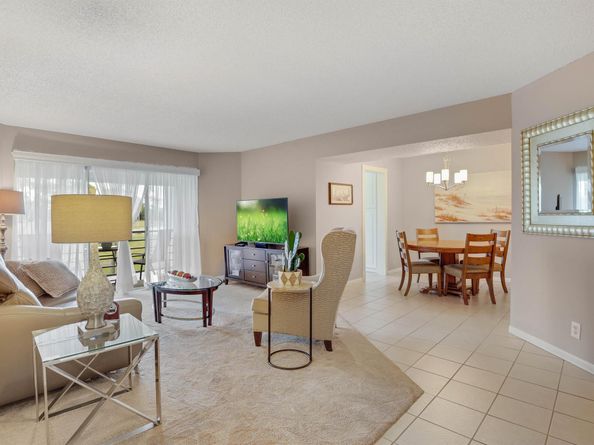 3836 Via Poinciana 205, Lake Worth FL 33467