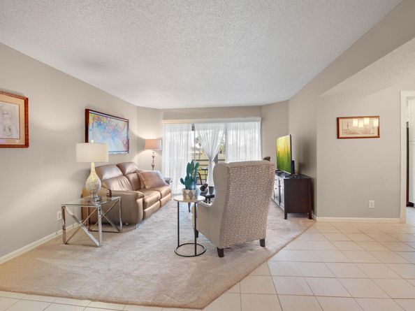 3836 Via Poinciana 205, Lake Worth FL 33467