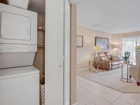 3836 Via Poinciana 205, Lake Worth FL 33467