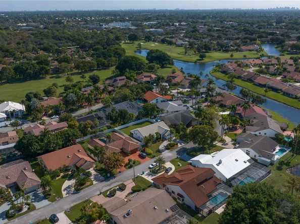 7312 NW 83rd Way, Tamarac FL 33321